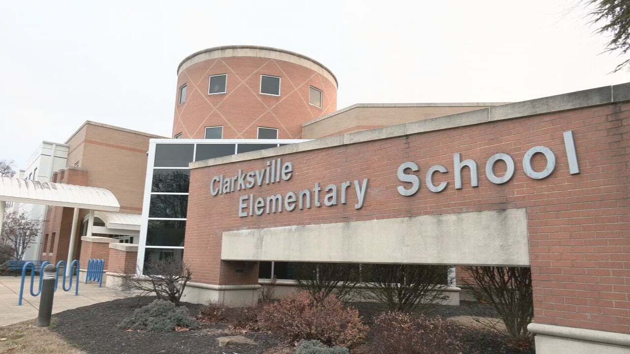 Clarksville school teachers to receive pay raise